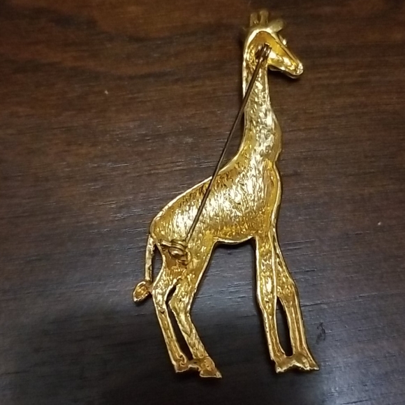 Beaded giraffe pin goldtone metal - Picture 3 of 3